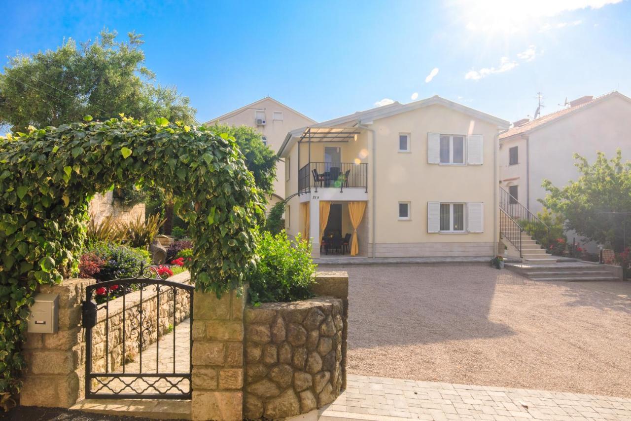 Apartman Ivona Na 1. Katu Malinska Esterno foto
