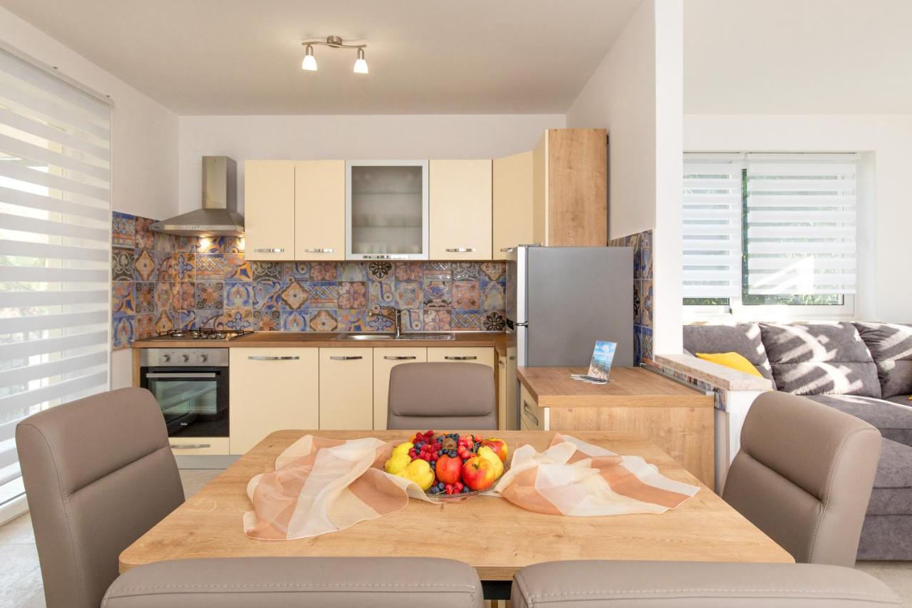 Apartman Ivona Na 1. Katu Malinska Esterno foto